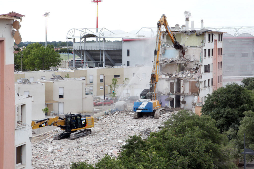 Déconstruction et démolition de bâtiments de type HLM à la Cité Diaz à Perpignan